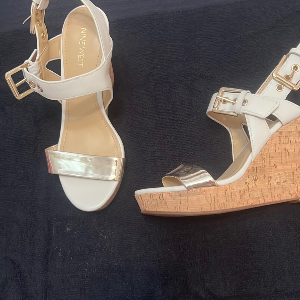 Beautiful white & gold wedge sandal.